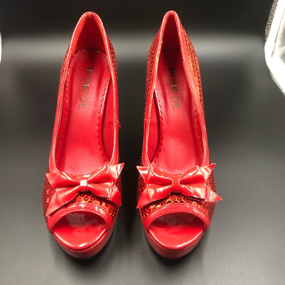 Thirty-One Ruby Red Sequin Heels Size 8